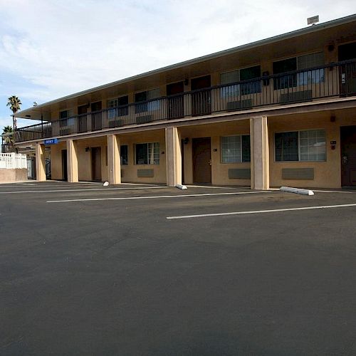 Raincross Hotel Riverside Downtown